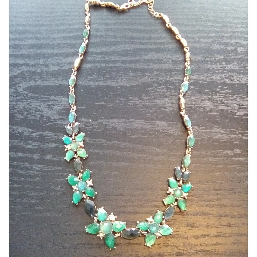 Sparkling Emerald Flower Cluster Necklace Gold Tone Women Statement Jewelry